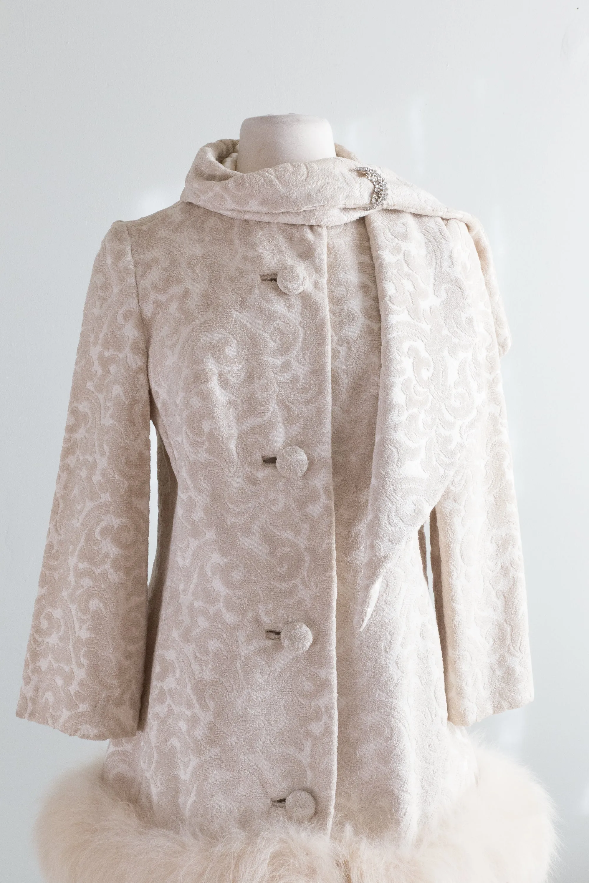 Fabulous 1960's Lilli Ann Tapestry Coat With Fur Trim / Small