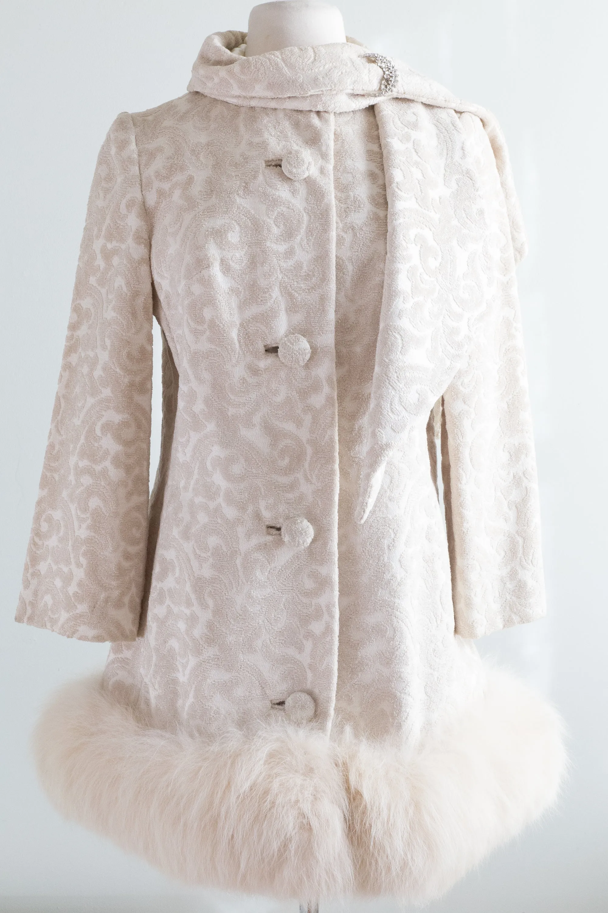 Fabulous 1960's Lilli Ann Tapestry Coat With Fur Trim / Small