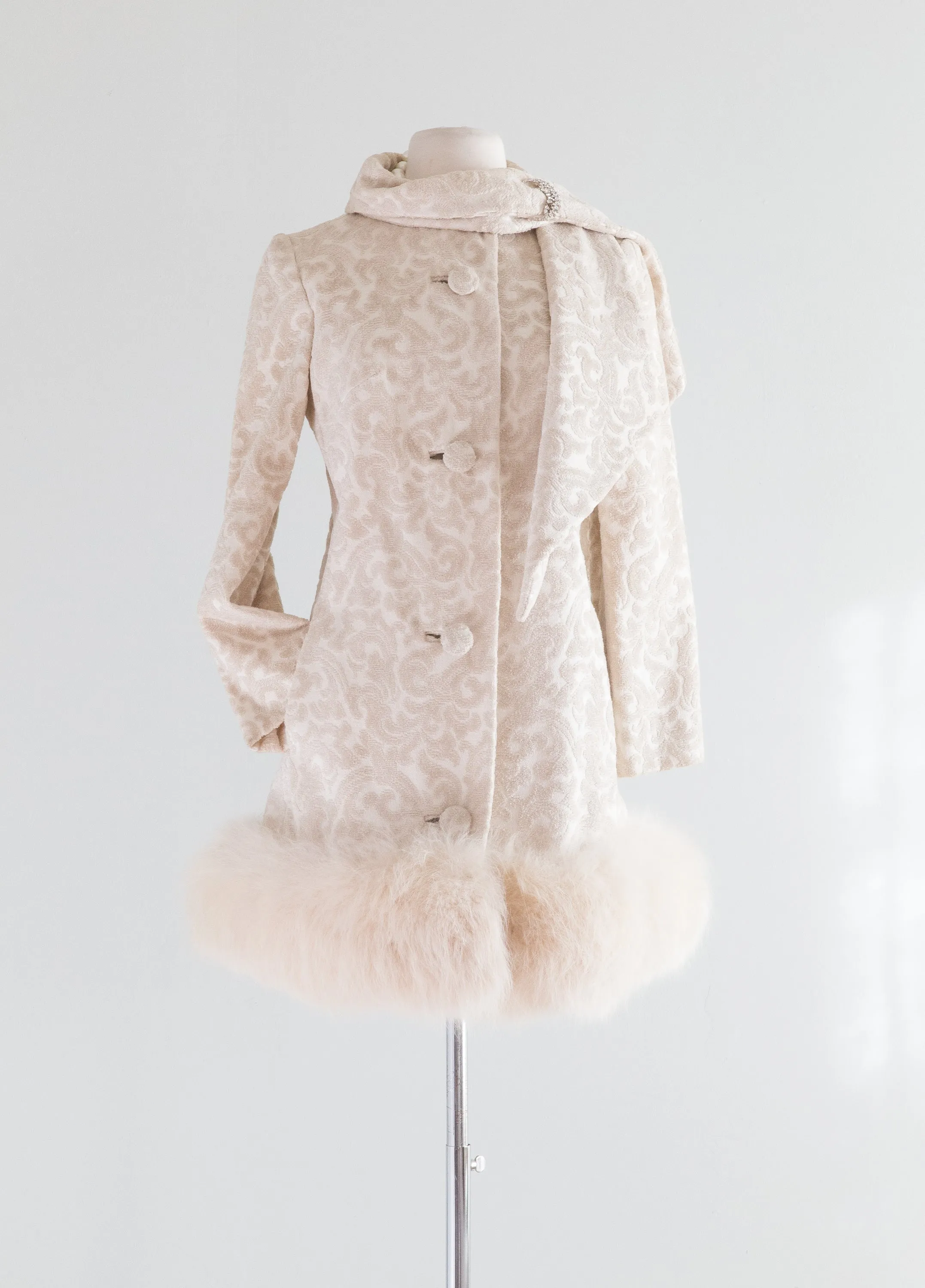 Fabulous 1960's Lilli Ann Tapestry Coat With Fur Trim / Small