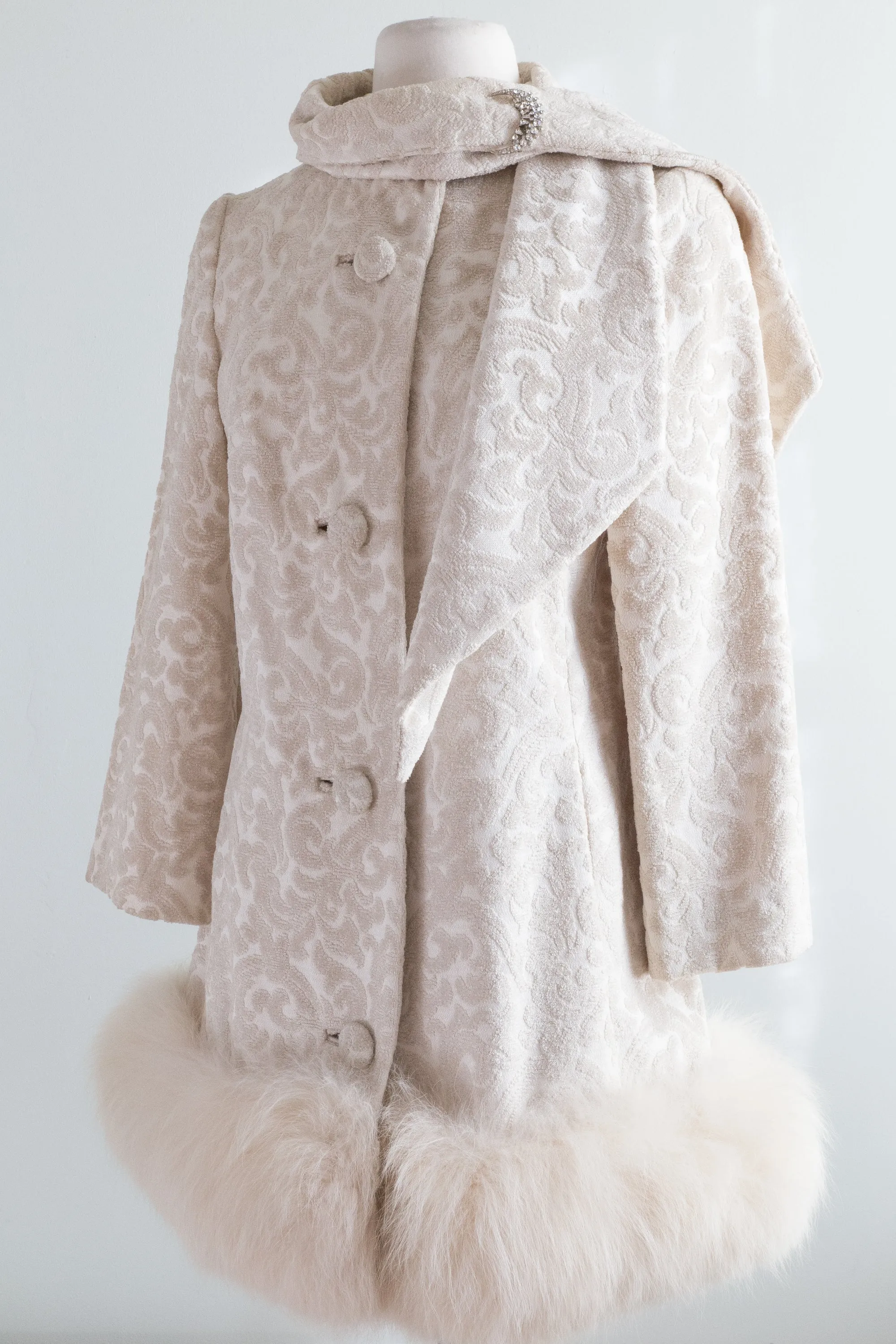 Fabulous 1960's Lilli Ann Tapestry Coat With Fur Trim / Small