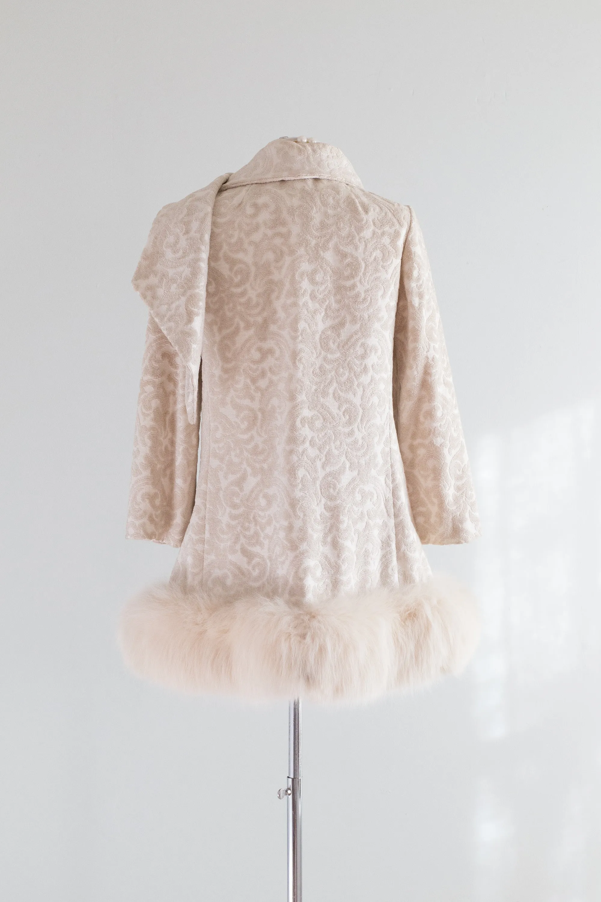 Fabulous 1960's Lilli Ann Tapestry Coat With Fur Trim / Small