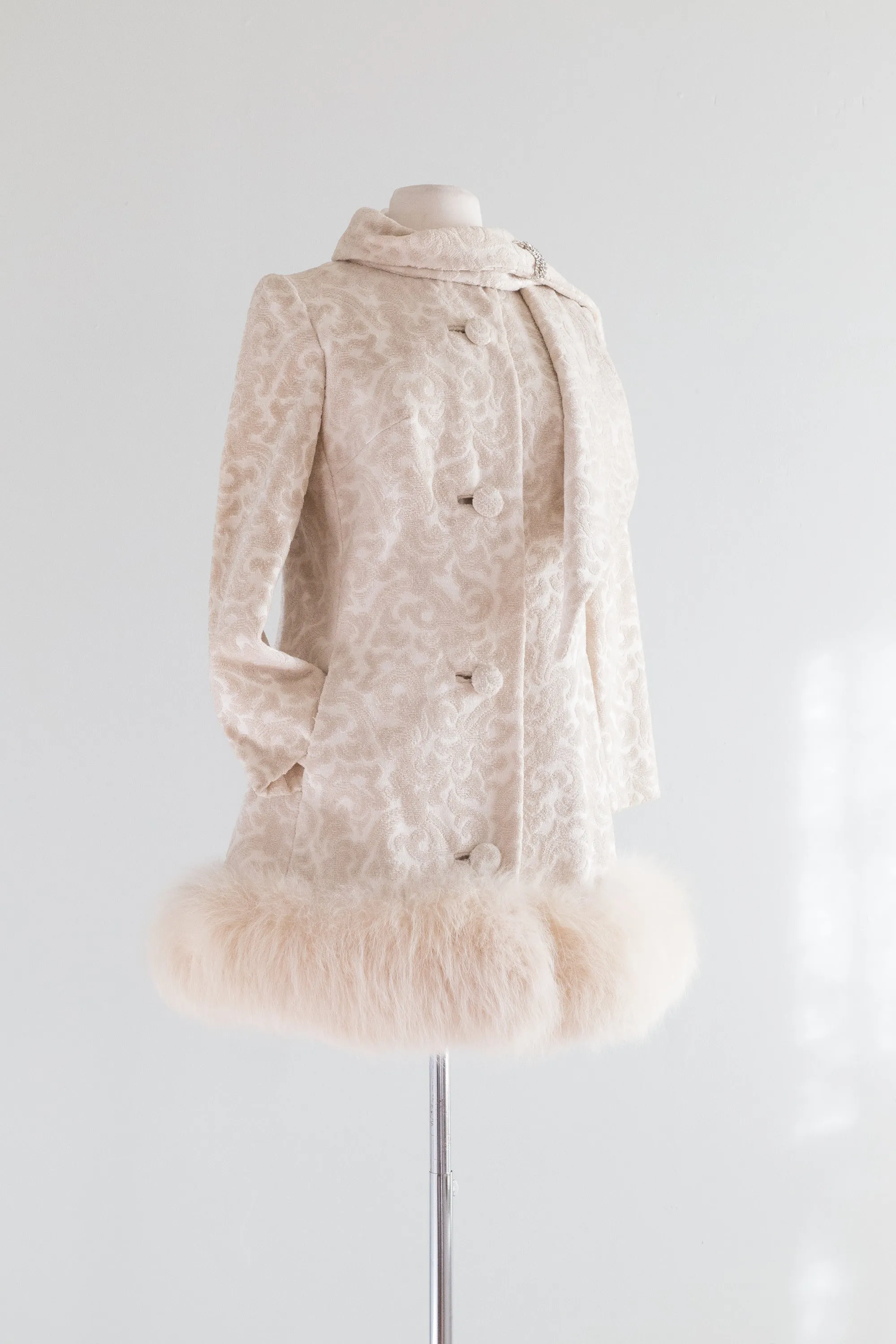 Fabulous 1960's Lilli Ann Tapestry Coat With Fur Trim / Small