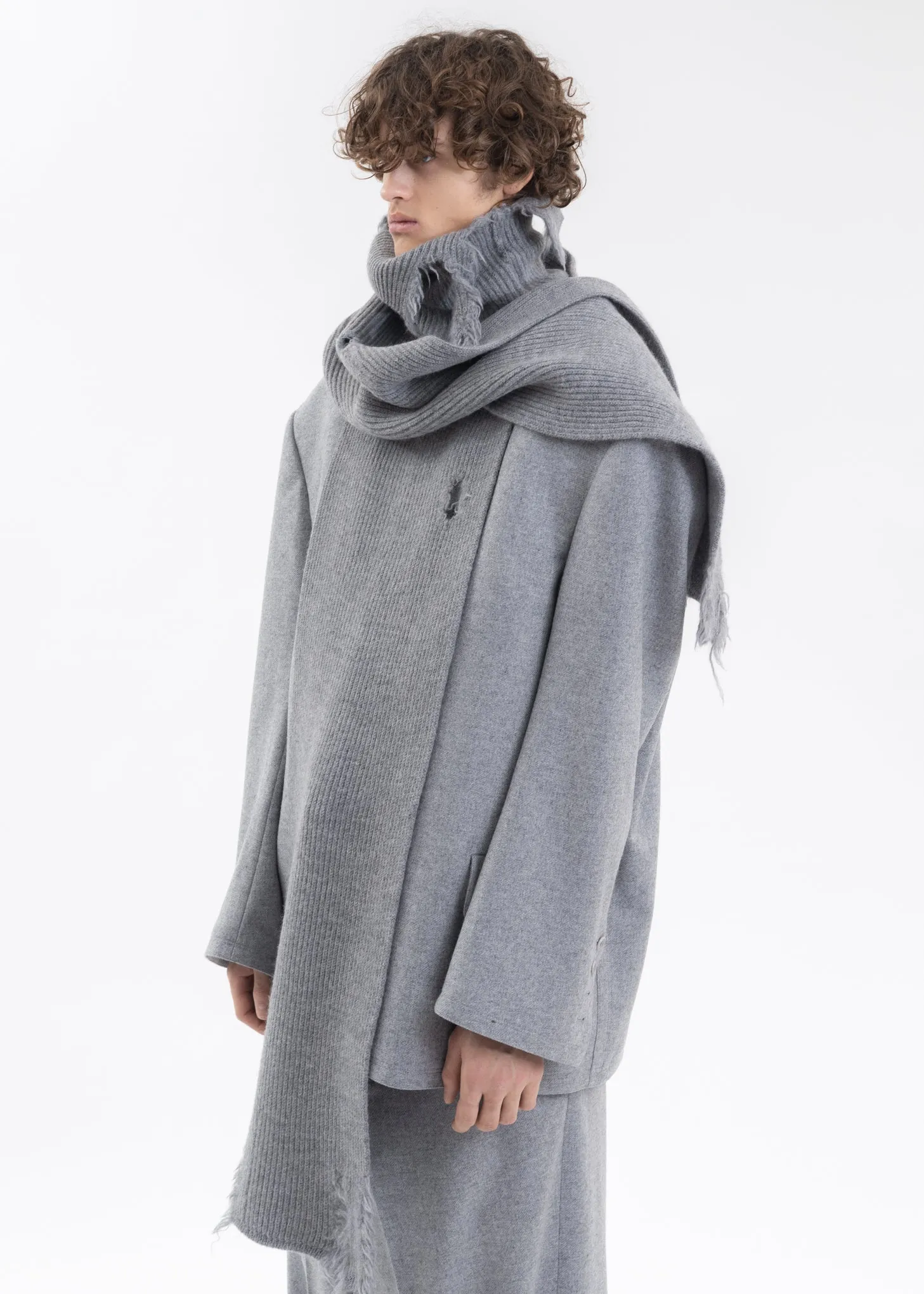 GREY ASYMETRIC DESTROYED TURTLENECK SCARF