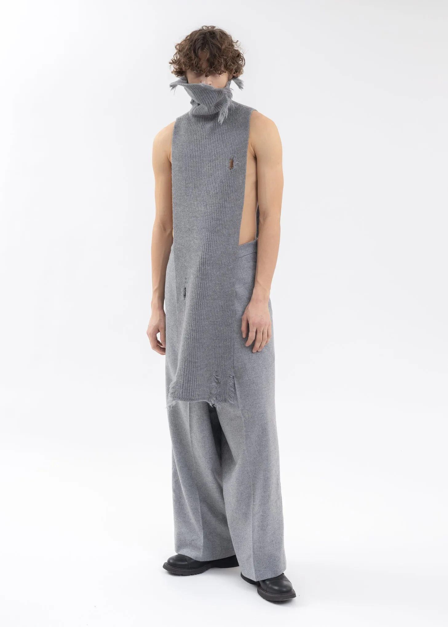 GREY ASYMETRIC DESTROYED TURTLENECK SCARF