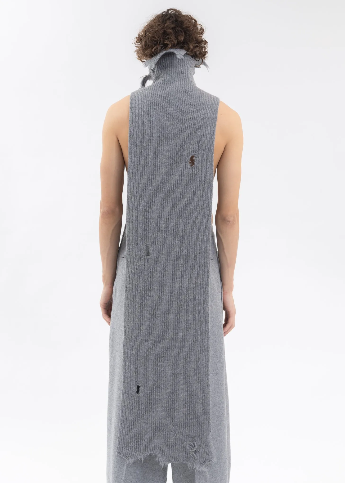 GREY ASYMETRIC DESTROYED TURTLENECK SCARF