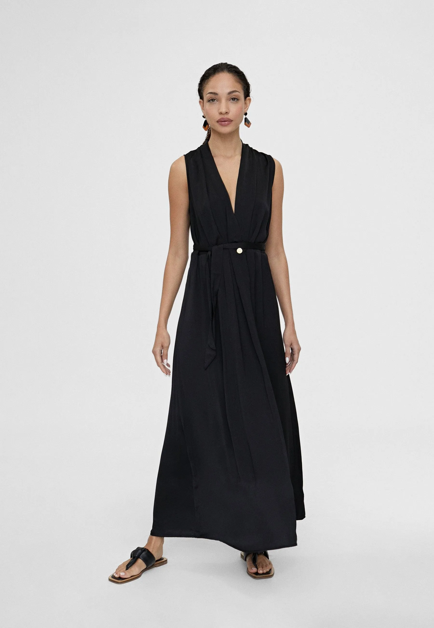 Long V-neck dress