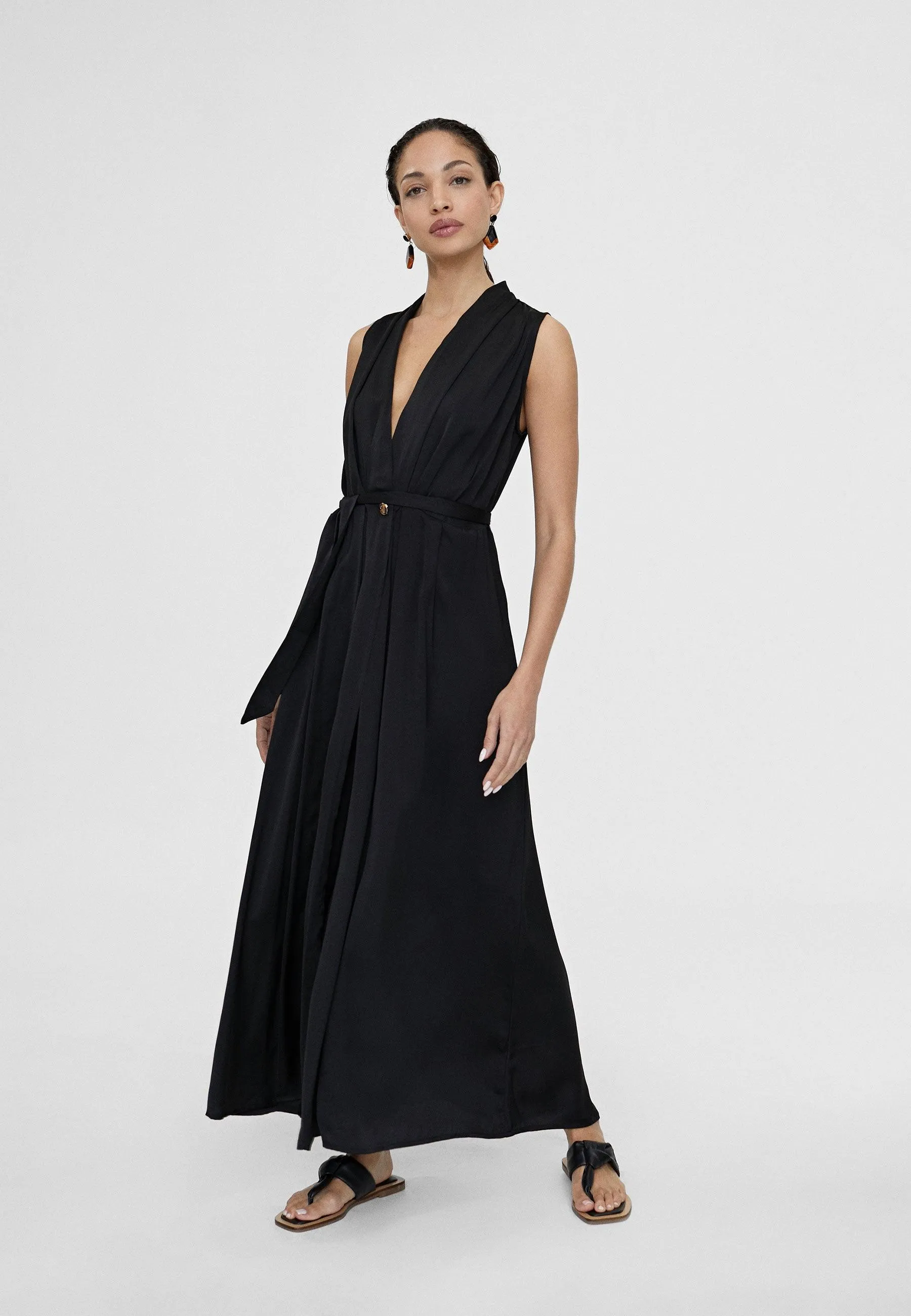 Long V-neck dress