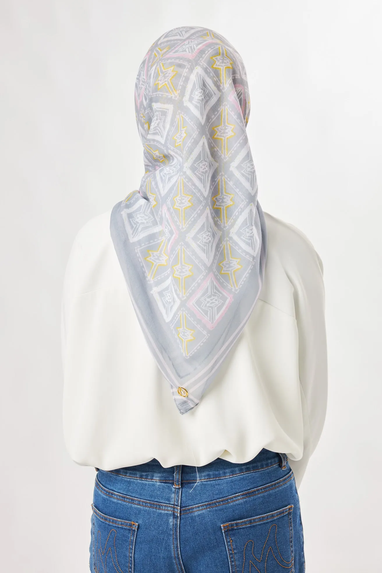 Marny Square Scarf - Light Grey