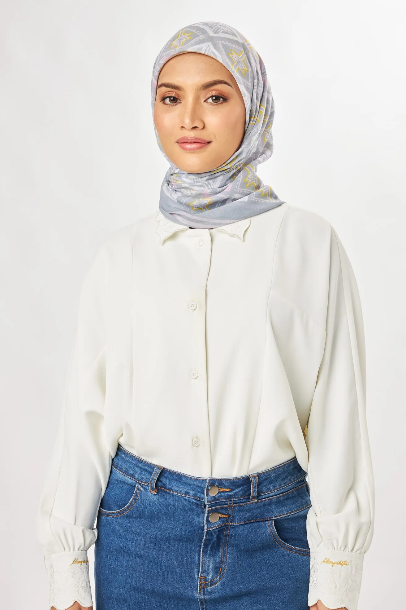 Marny Square Scarf - Light Grey
