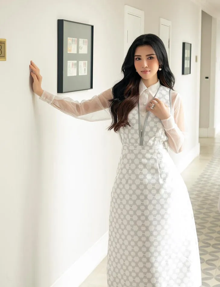 Midi dress is made of taffeta fabric, with a fitted waist and puffy skirt dress- Debora