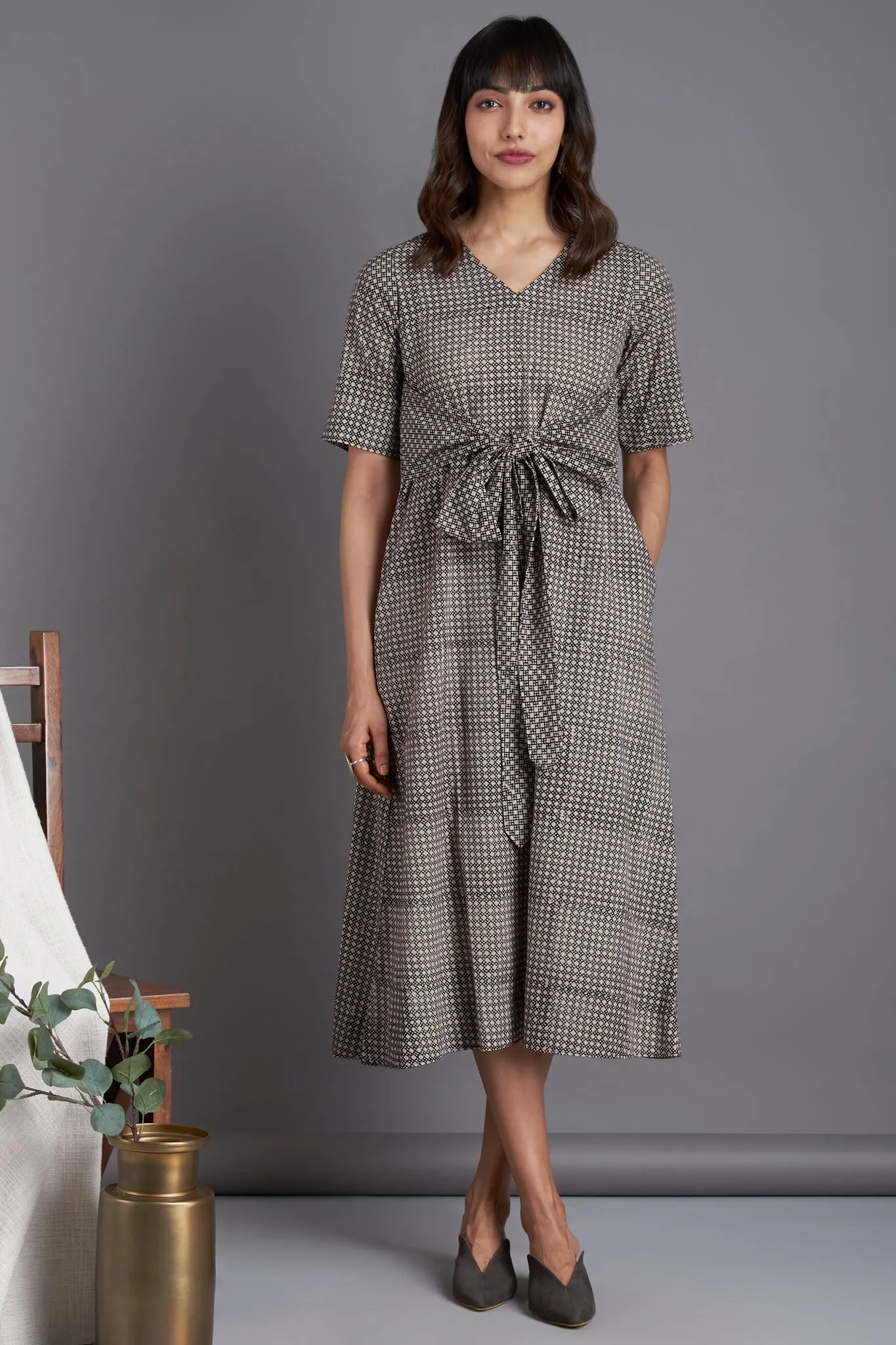 midi dress with belt - monochrome motif & serene oasis