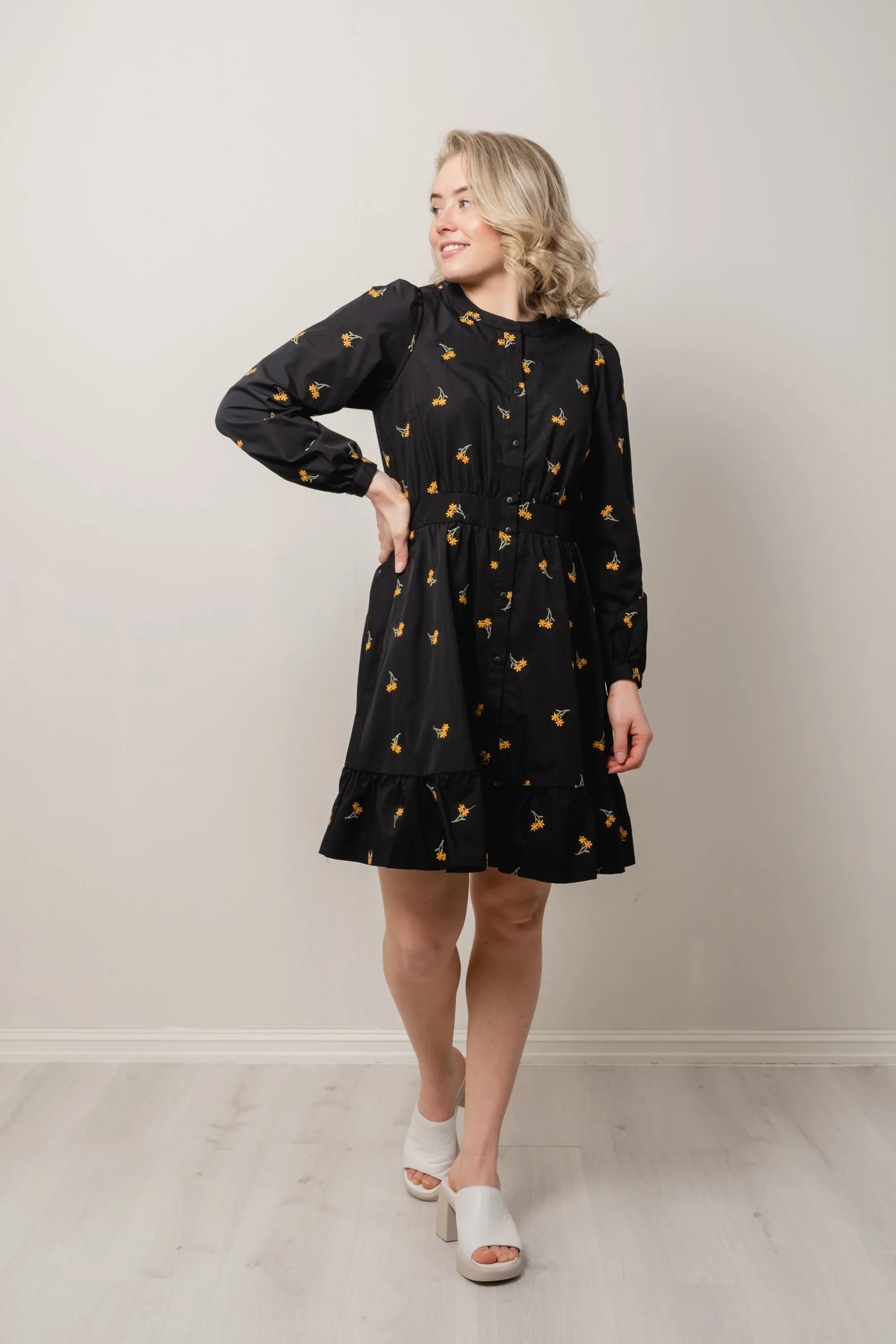 Nannie Nona Shirt Dress EMB - Black/Flower