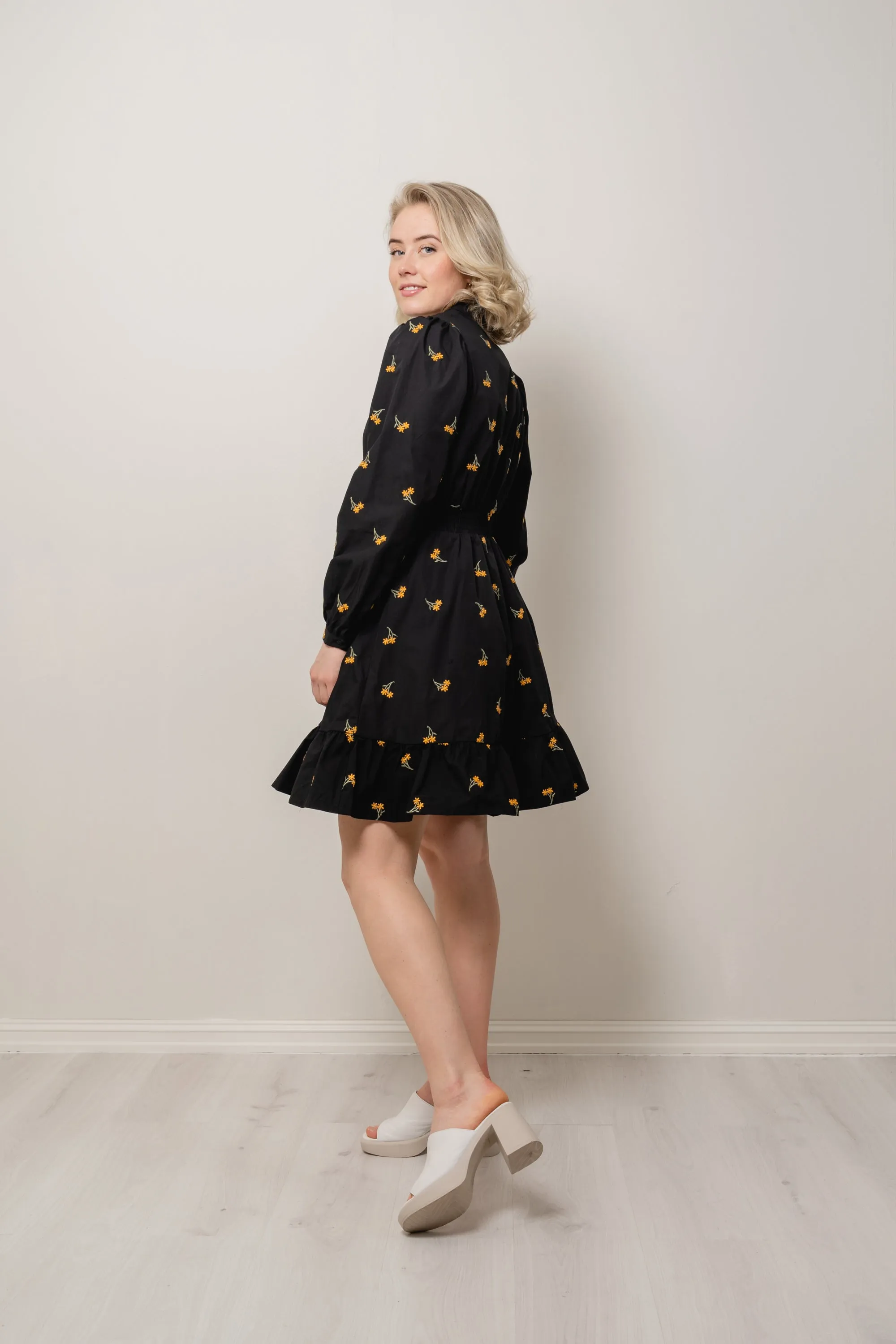 Nannie Nona Shirt Dress EMB - Black/Flower