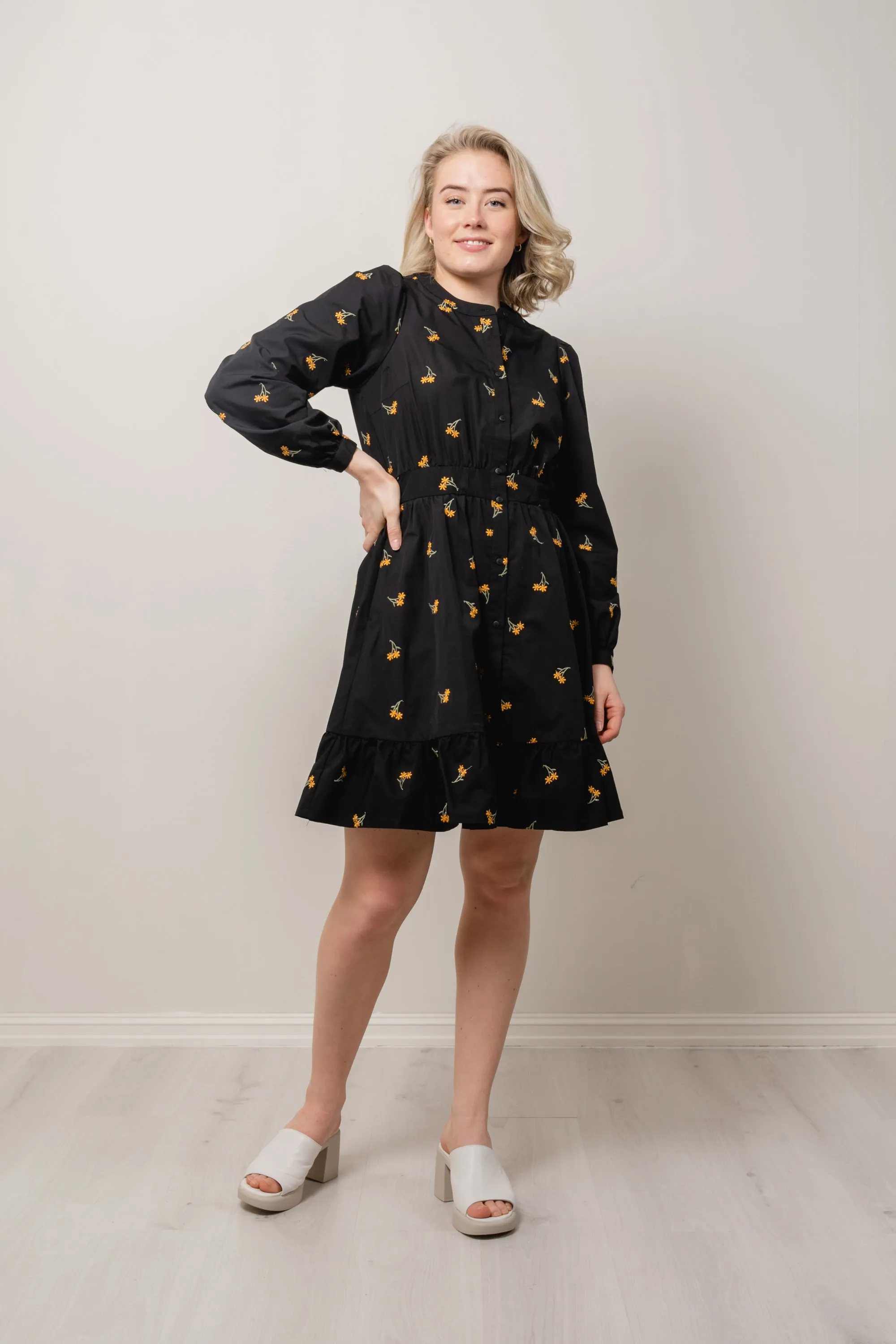 Nannie Nona Shirt Dress EMB - Black/Flower
