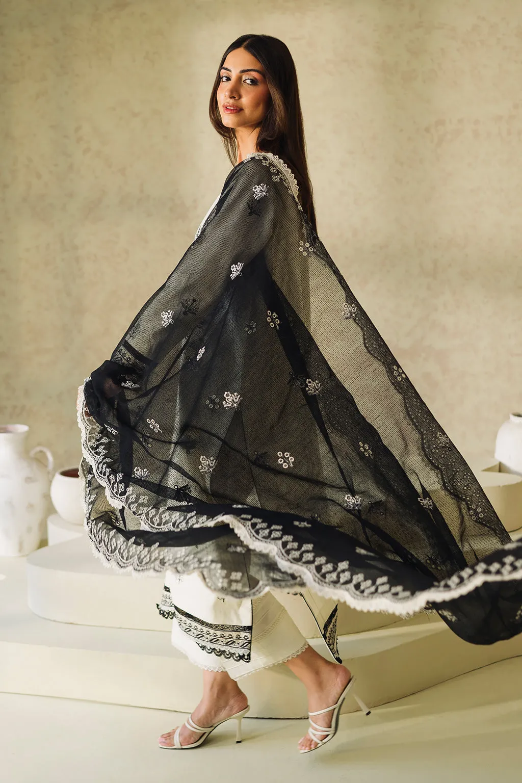Neeshay Monochrome Lawn Series – Ivory