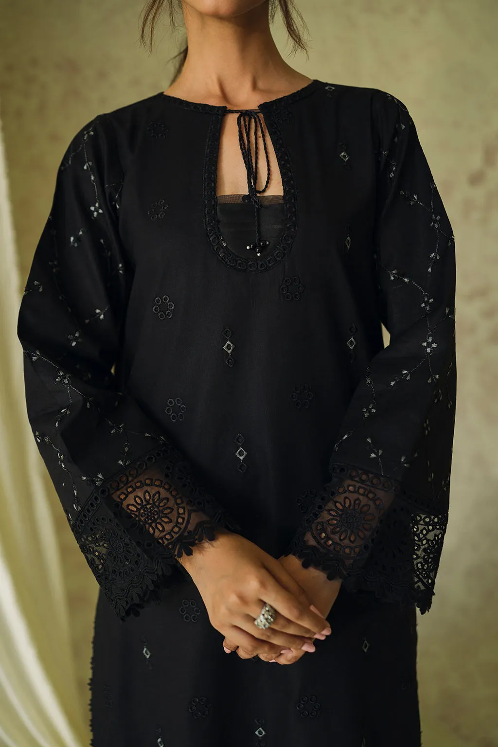 Neeshay Monochrome Lawn Series – Midnight
