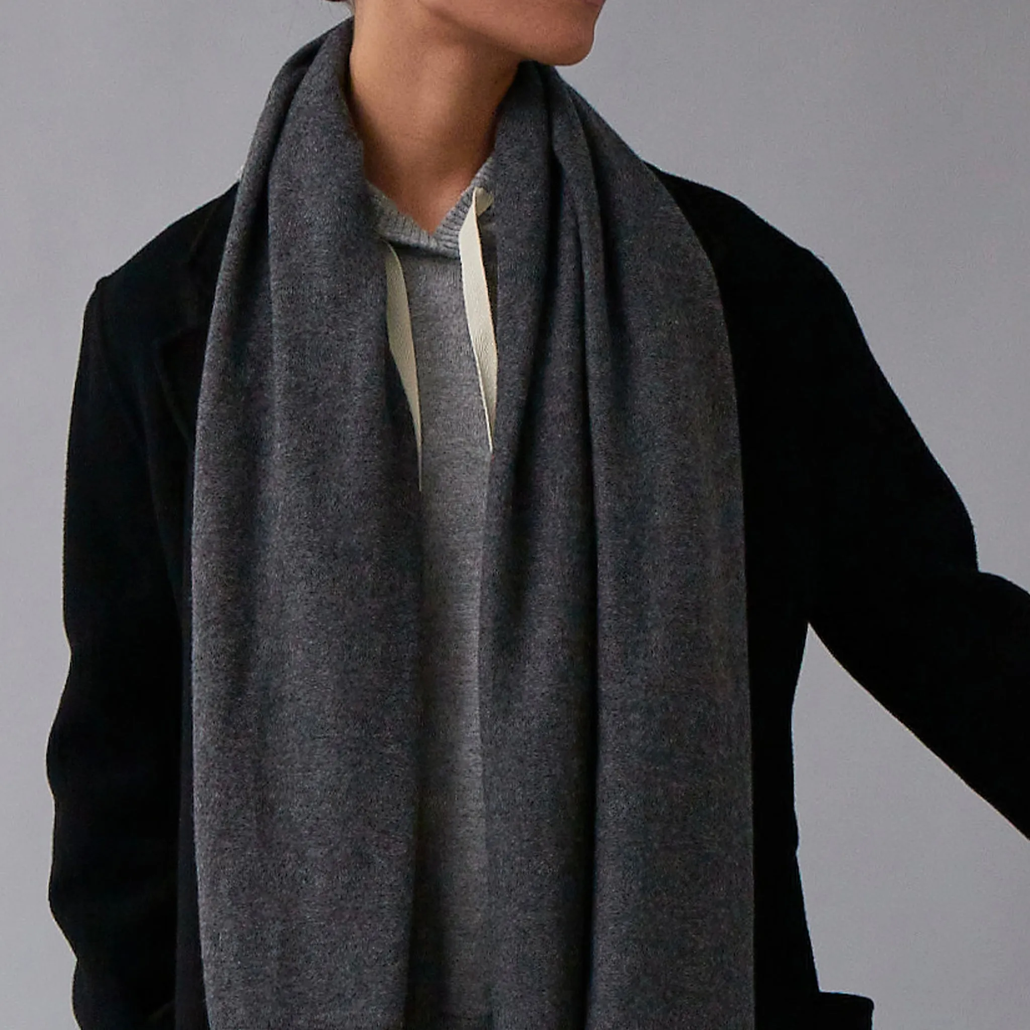 The Uniform Cashmere Oversized Scarf - Mushroom